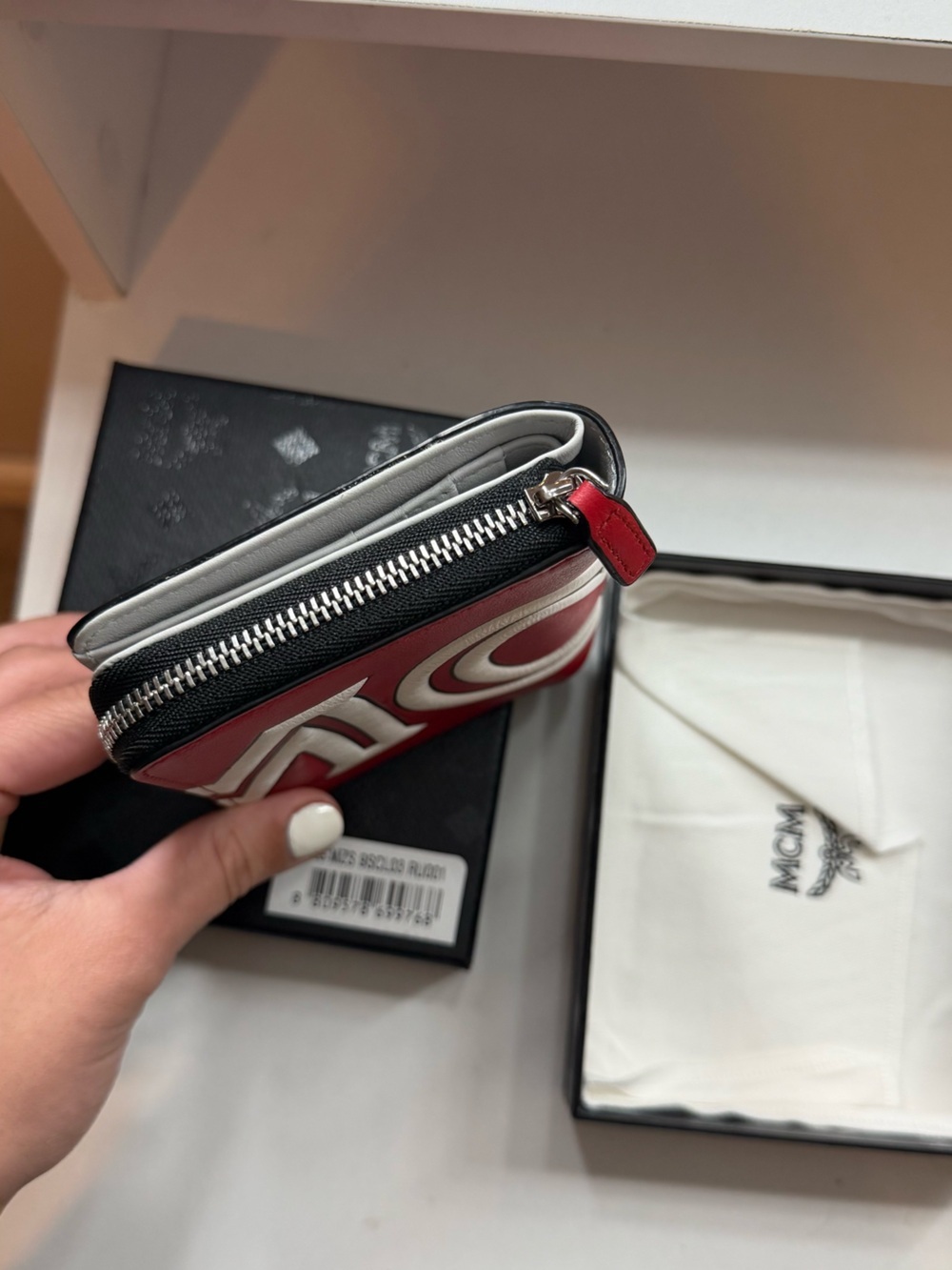 MCM red wallet - Picture 4 of 4